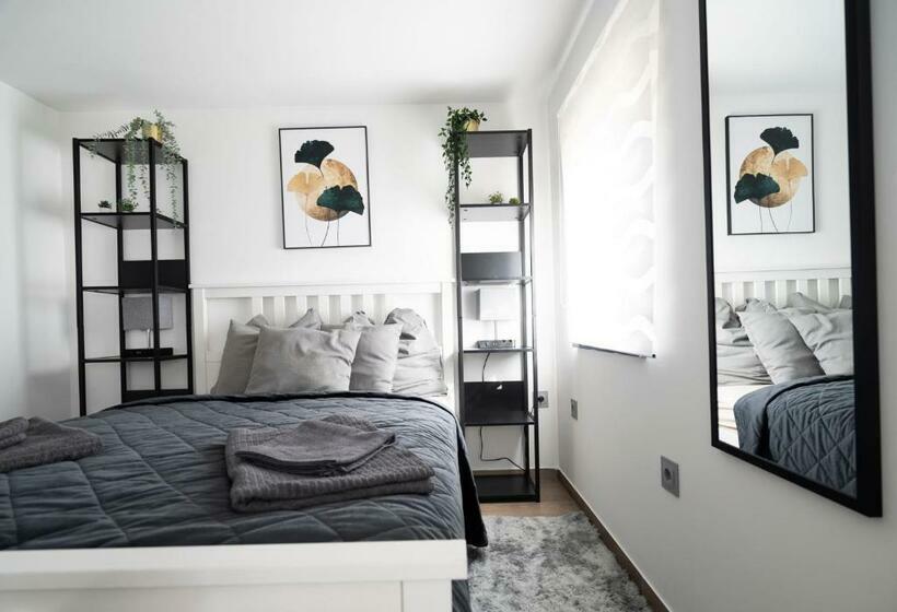 Tiny House Direkt Am See Mit Grillecke