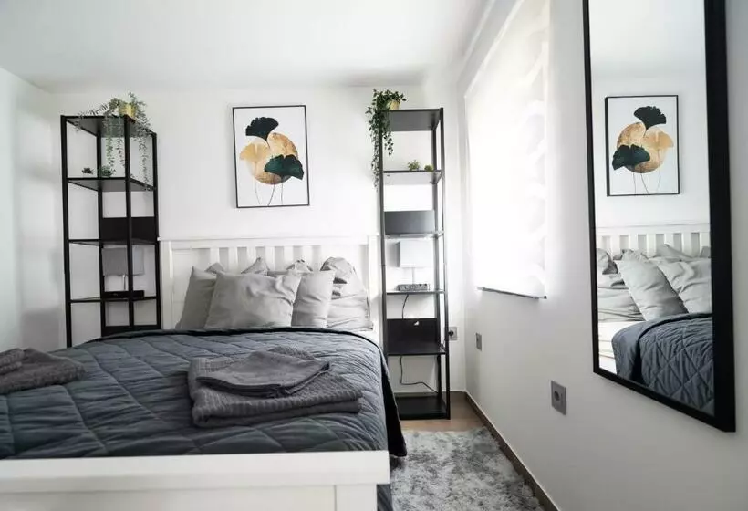 Tiny House Direkt Am See Mit Grillecke