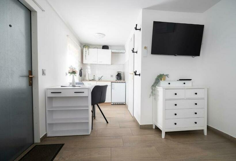 Tiny House Direkt Am See Mit Grillecke