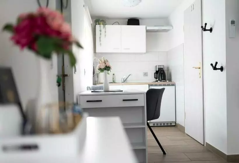 Tiny House Direkt Am See Mit Grillecke