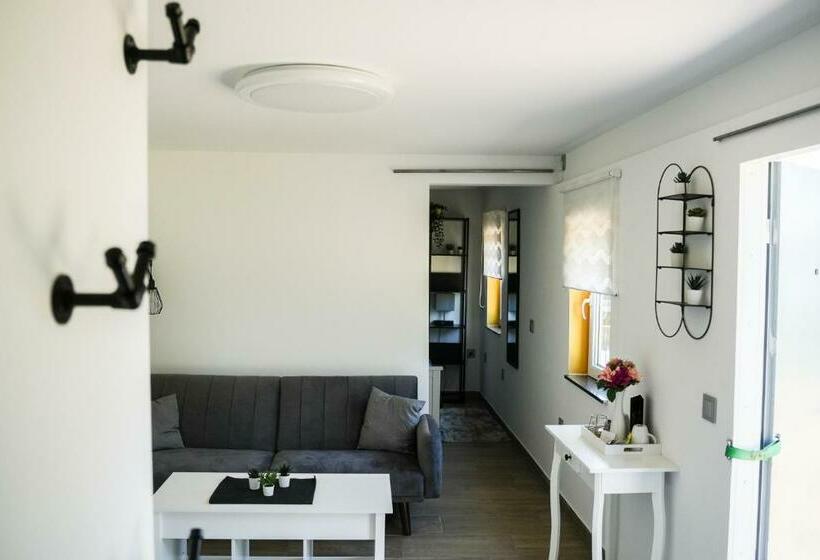 Tiny House Direkt Am See Mit Grillecke