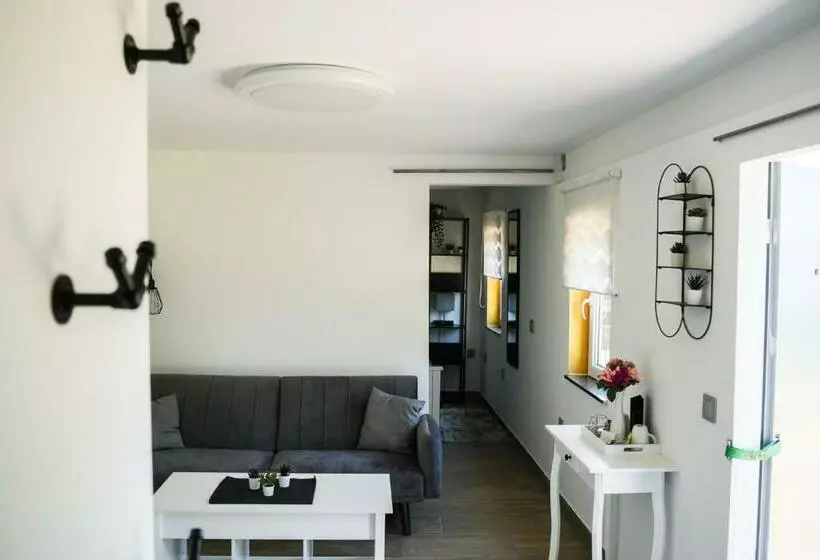 Tiny House Direkt Am See Mit Grillecke