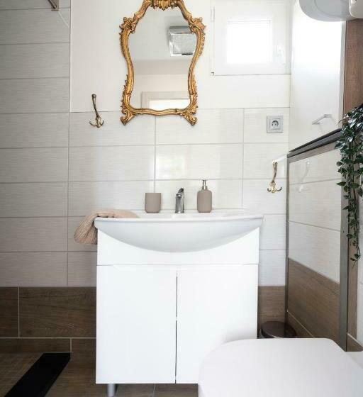 Tiny House Direkt Am See Mit Grillecke