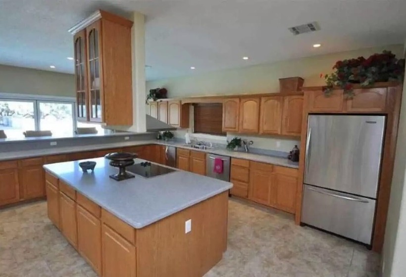 Exquisite Mountain Mansion West Wing