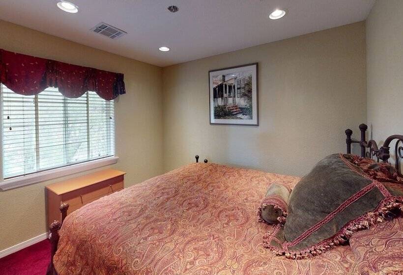 Exquisite Mountain Mansion West Wing