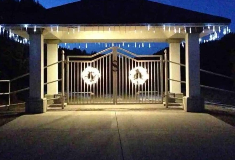 Exquisite Mountain Mansion West Wing