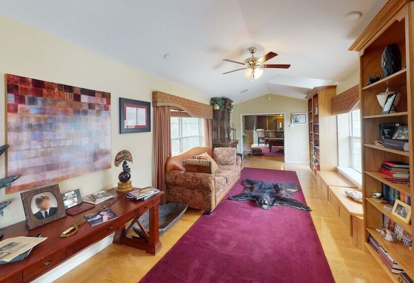 Exquisite Mountain Mansion West Wing