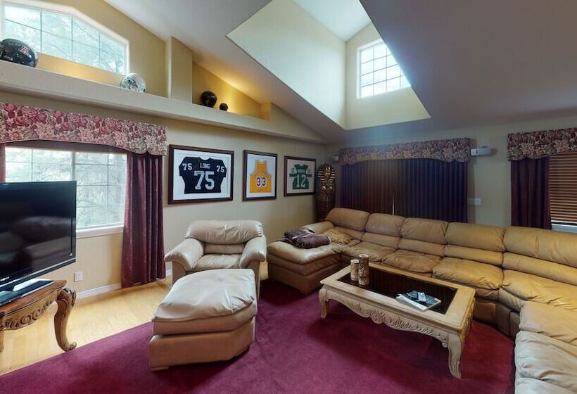 Exquisite Mountain Mansion West Wing