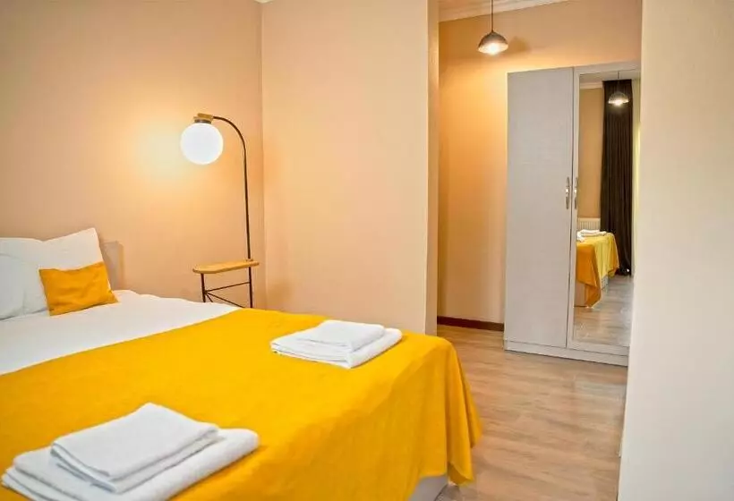 هتل Holiday Borjomi