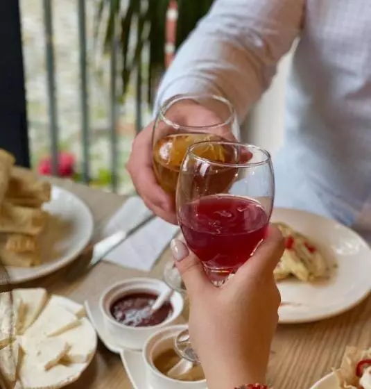 هتل Holiday Borjomi