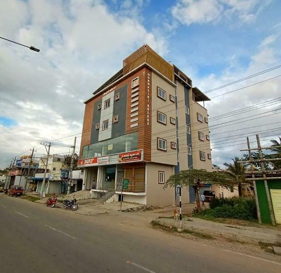 Отель Honnasiri Residency