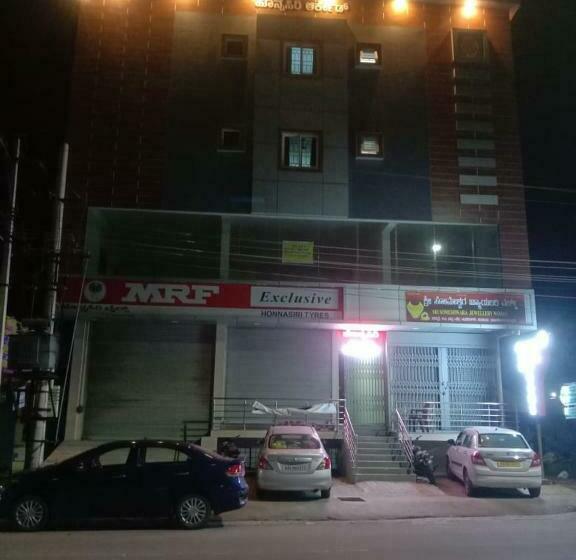 Отель Honnasiri Residency