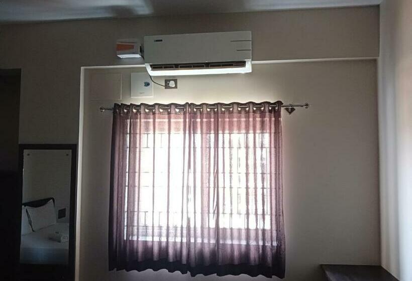 Отель Honnasiri Residency