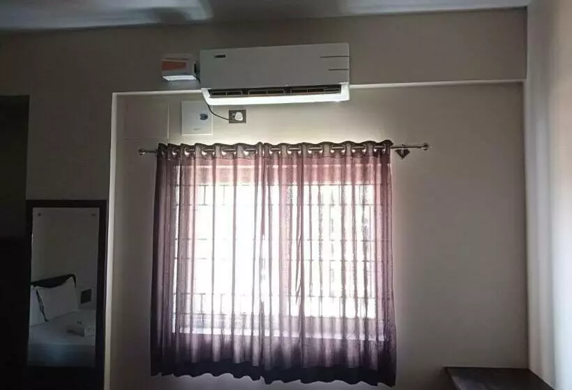 Hotelli Honnasiri Residency