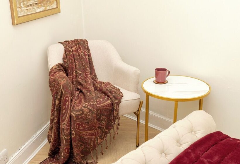 Joivy Modern Flat In City Centre   For Up To 3 Guests