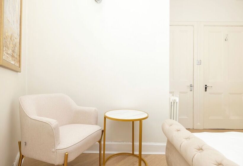 Joivy Modern Flat In City Centre   For Up To 3 Guests