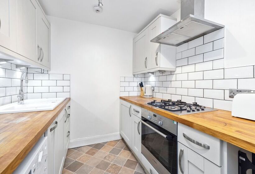Joivy Modern Flat In City Centre   For Up To 3 Guests