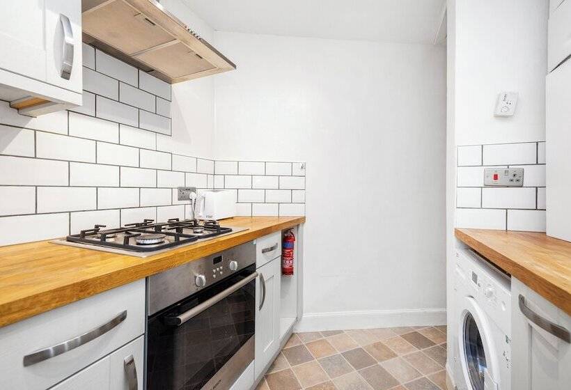 Joivy Modern Flat In City Centre   For Up To 3 Guests