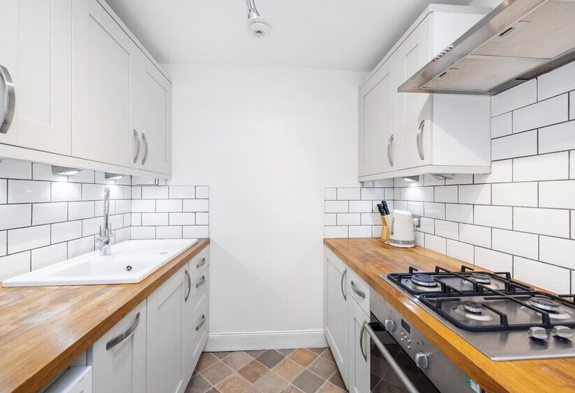 Joivy Modern Flat In City Centre   For Up To 3 Guests