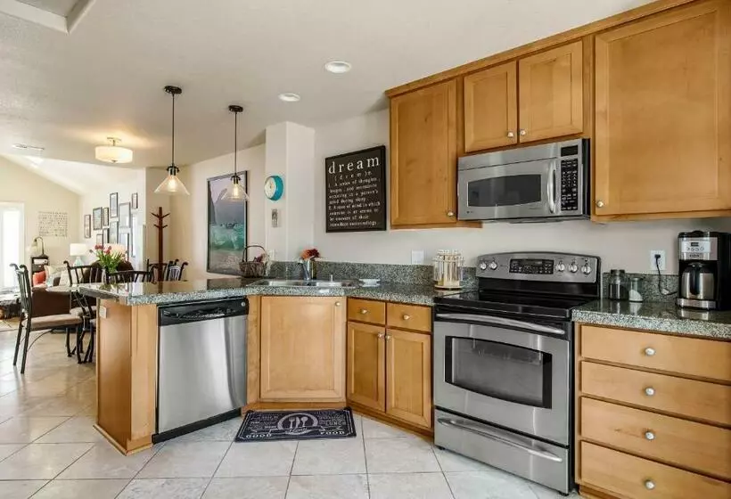 Moonlight By Avantstay Modern Home W Views Direct Access To Rockaway Beach