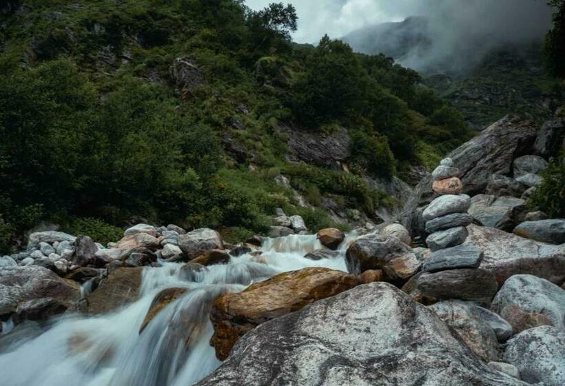 Pensão Odyssey Stays Ghangaria 9kms Trek From Pulna, Govindghat