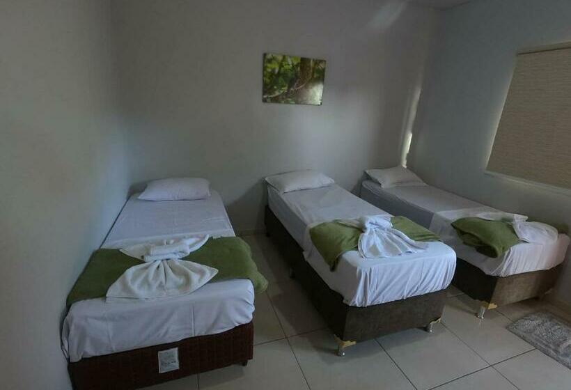 Pension Rodrigo Hostel Suítes