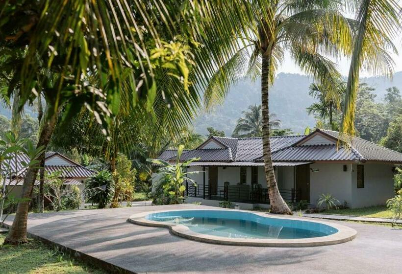 פנסיון Surfer S Village