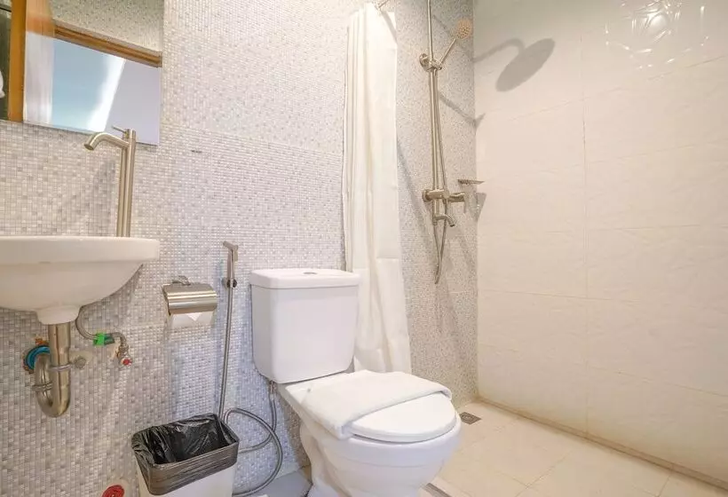 Arzo Hotel Premier