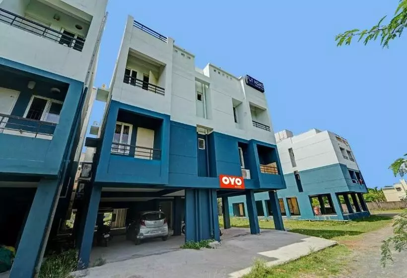 Hotelli Oyo 90112 Fly Home