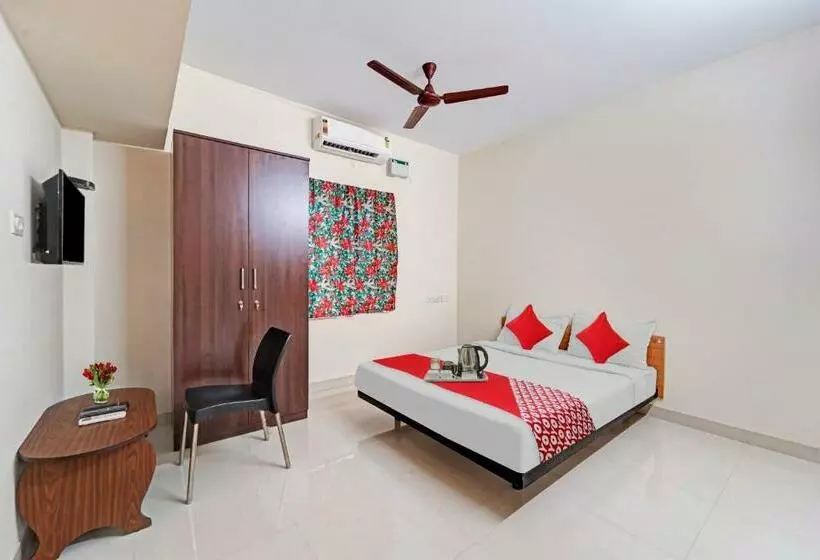 Hotelli Oyo 90112 Fly Home