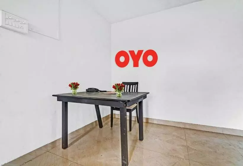 Hotelli Oyo 90112 Fly Home