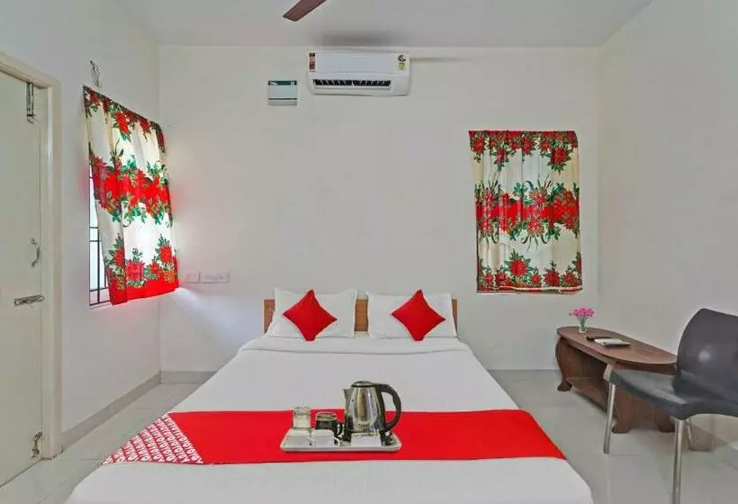 Hotelli Oyo 90112 Fly Home