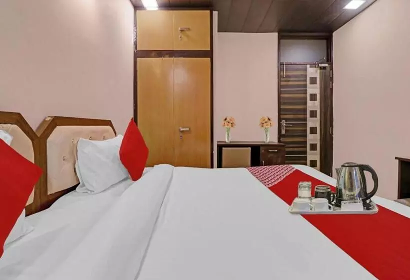 Hotelli Knight Inn Near Samaypur Badli Metro Station