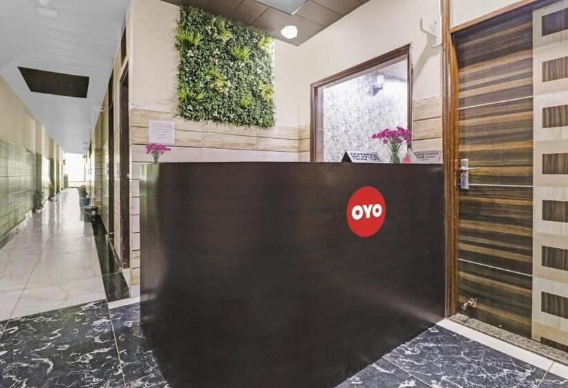 هتل Knight Inn Near Samaypur Badli Metro Station