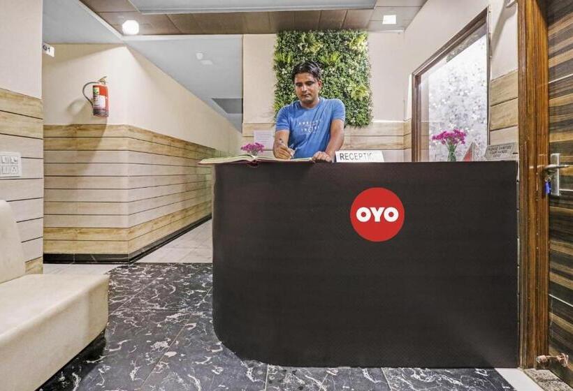 هتل Knight Inn Near Samaypur Badli Metro Station