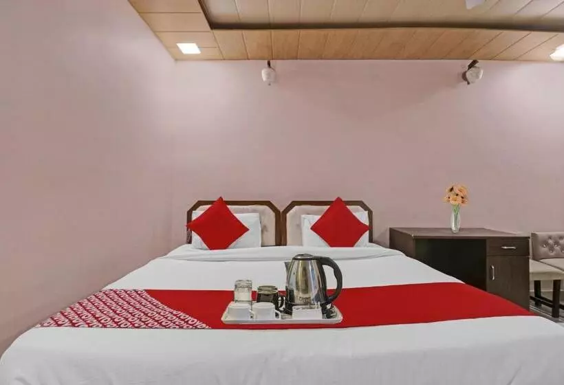 Hotelli Knight Inn Near Samaypur Badli Metro Station