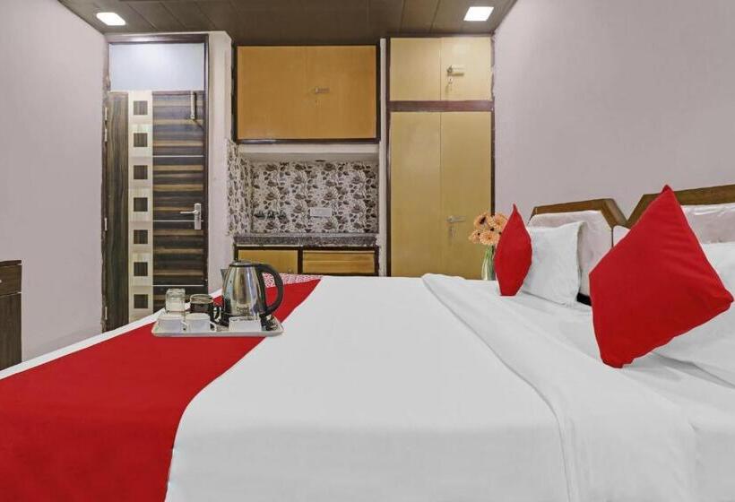 هتل Knight Inn Near Samaypur Badli Metro Station