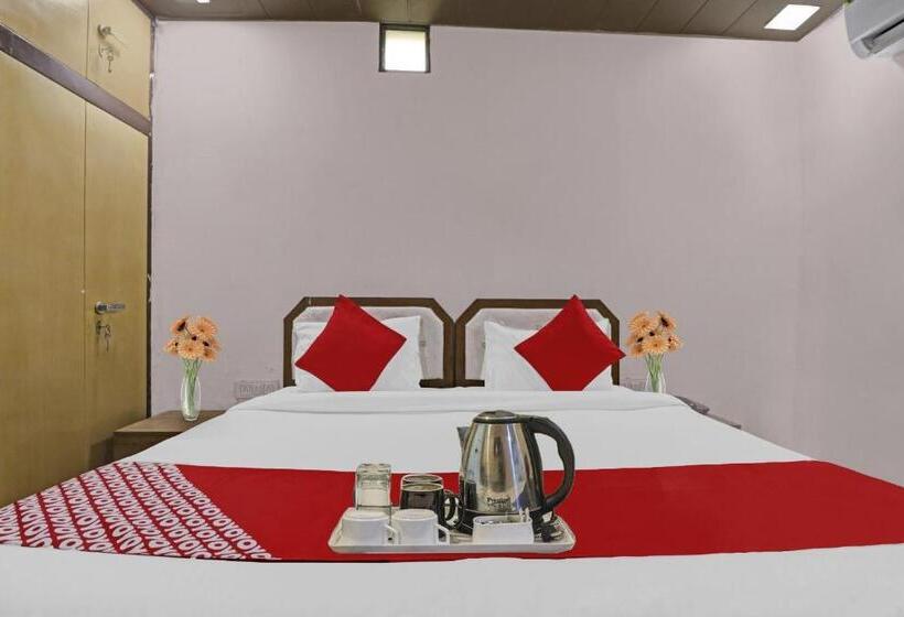 هتل Knight Inn Near Samaypur Badli Metro Station