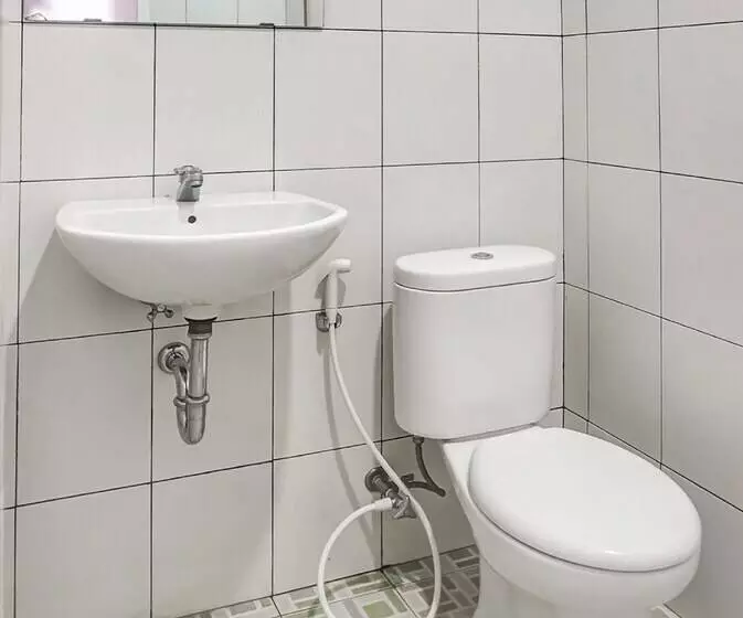 ホテル Oyo 91316 Hh Guest House Makassar