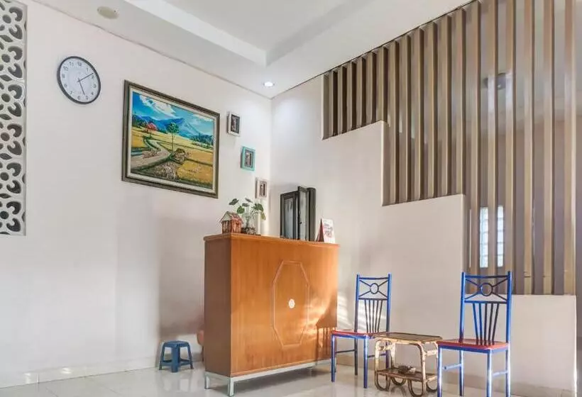 ホテル Oyo 91316 Hh Guest House Makassar