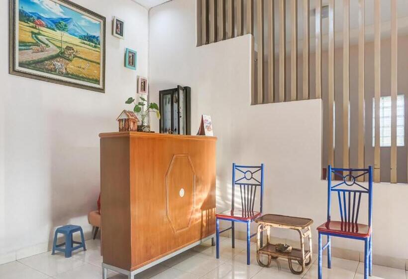 בית מלון כפרי Oyo 91316 Hh Guest House Makassar