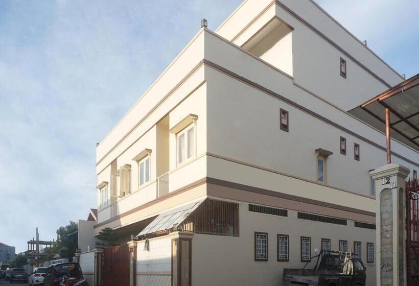 בית מלון כפרי Oyo 91316 Hh Guest House Makassar