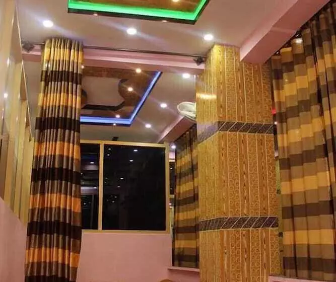 هتل Red Sun And Restaurant