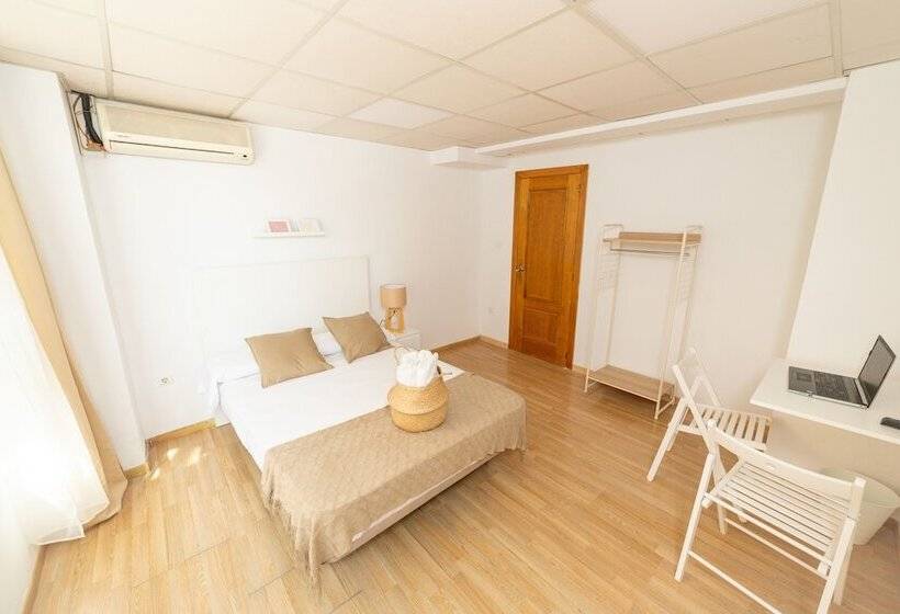 پانسیون Old Town La Estacion