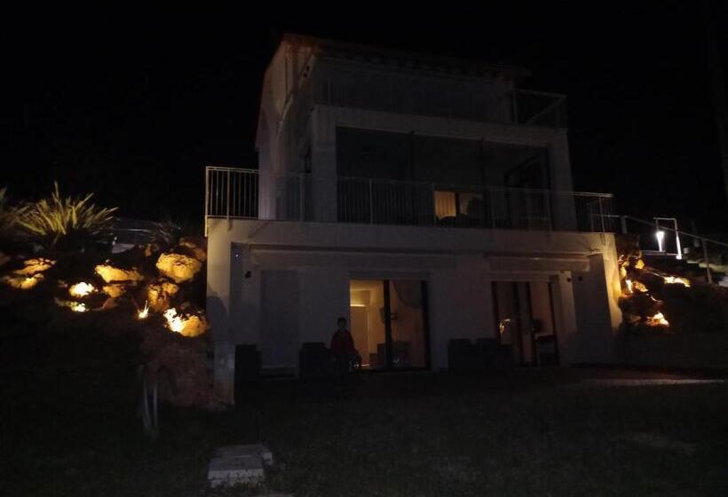 Pensjonat Terrazza San Vettore Camere Con Colazione, Relax In Collina Con Vista Sui Vigneti Docg Asolo