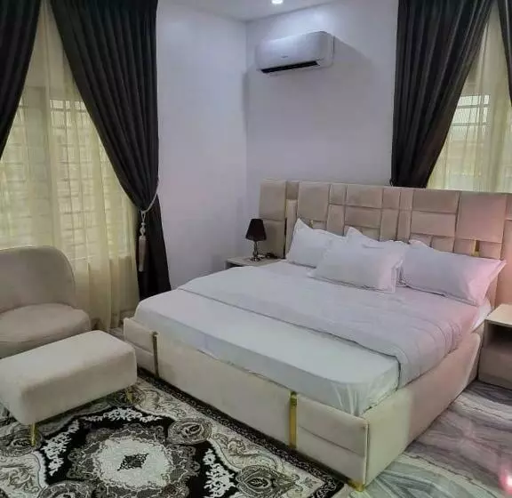 تختخواب و صبحانه De Omega Homes   Serviced Apartment Jahi, Abuja