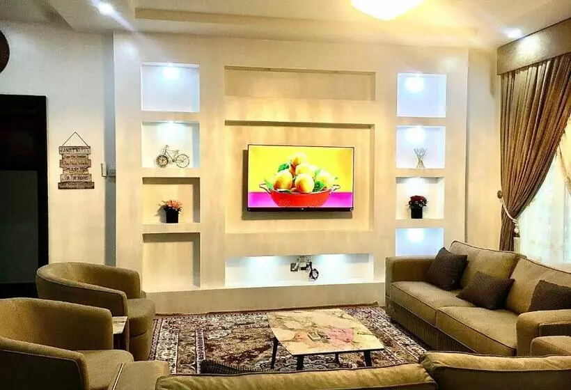 تختخواب و صبحانه De Omega Homes   Serviced Apartment Jahi, Abuja