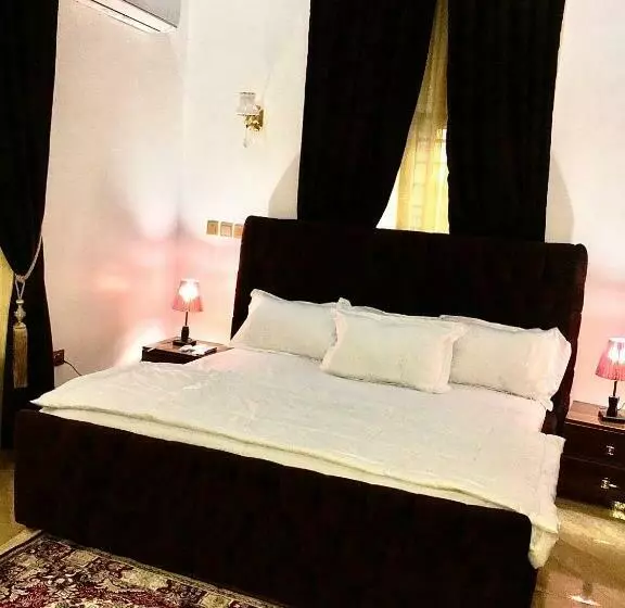 تختخواب و صبحانه De Omega Homes   Serviced Apartment Jahi, Abuja
