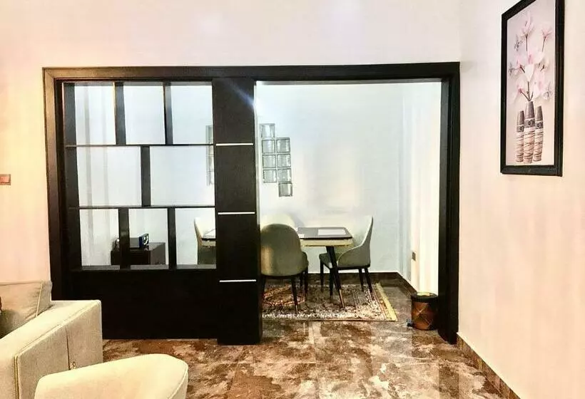 تختخواب و صبحانه De Omega Homes   Serviced Apartment Jahi, Abuja