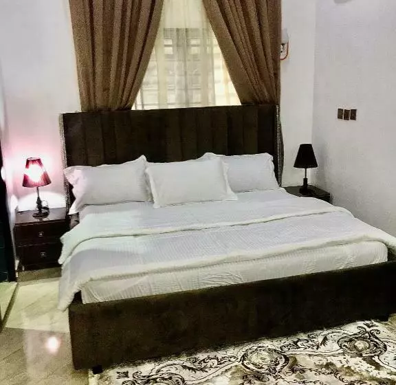 تختخواب و صبحانه De Omega Homes   Serviced Apartment Jahi, Abuja